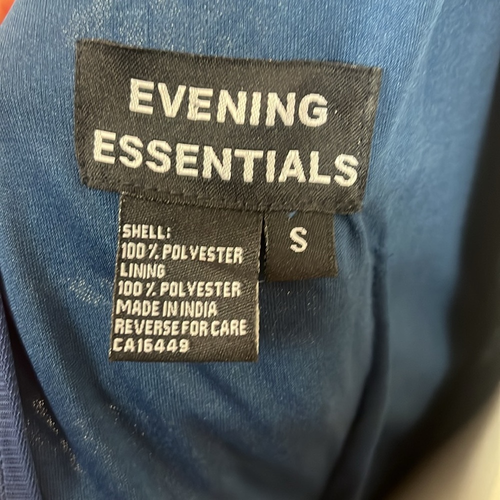 Evening Essentials Elegant Navy Sequin Gown - Picture 16 of 17